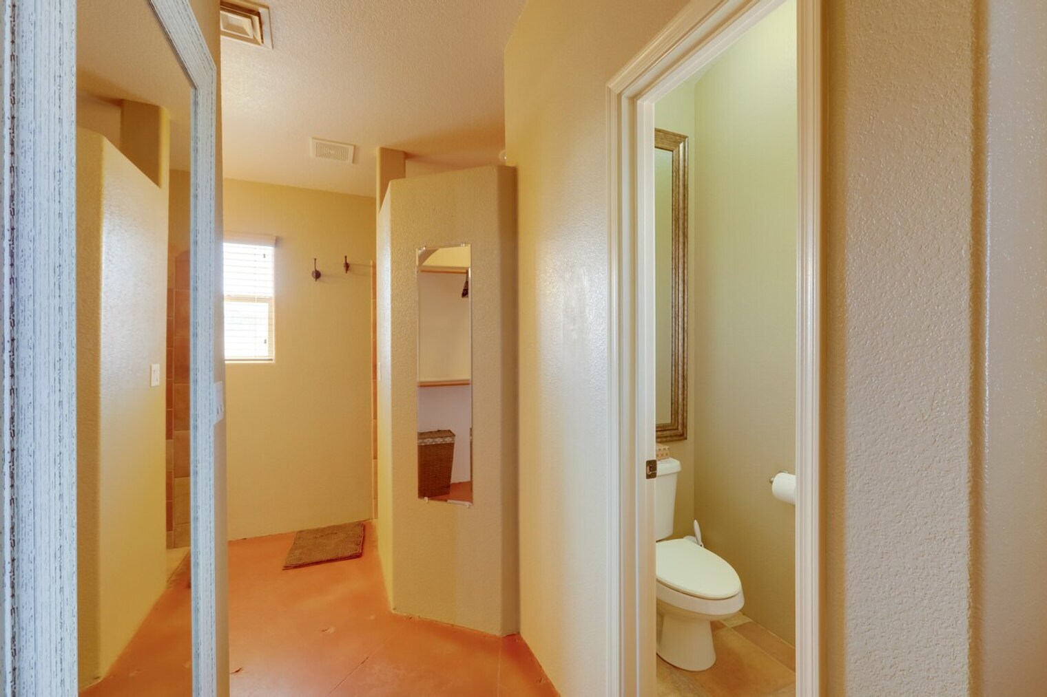 Building Photo - 2598 Rainbow Ave N