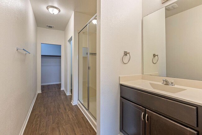 Building Photo - 3304 Ortman Dr