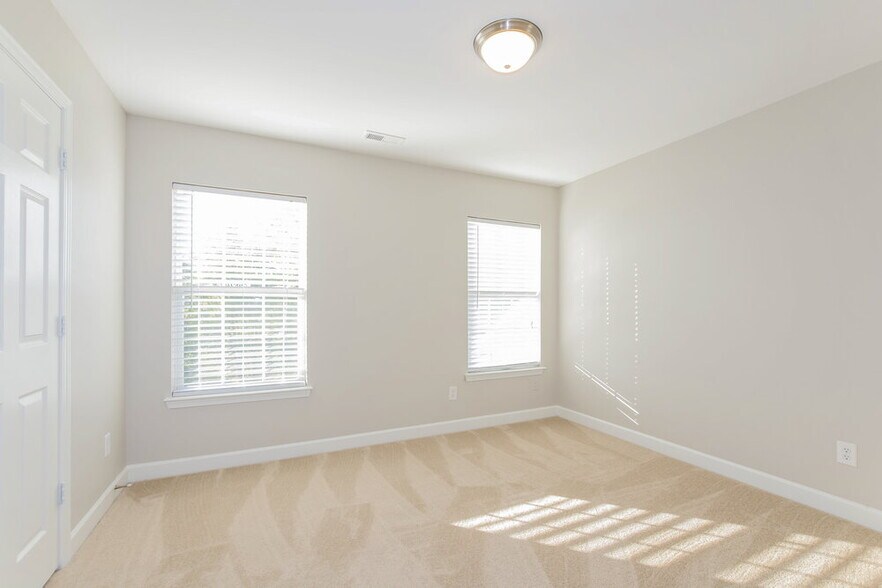 Building Photo - 1041 Ramsgate Dr SW