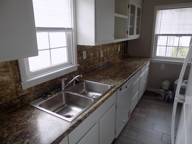 Building Photo - 4208 L St