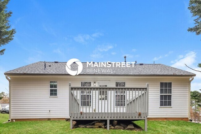 Building Photo - 3 Bedroom Pet-Friendly Home in Winder, GA with Main Street Renewal