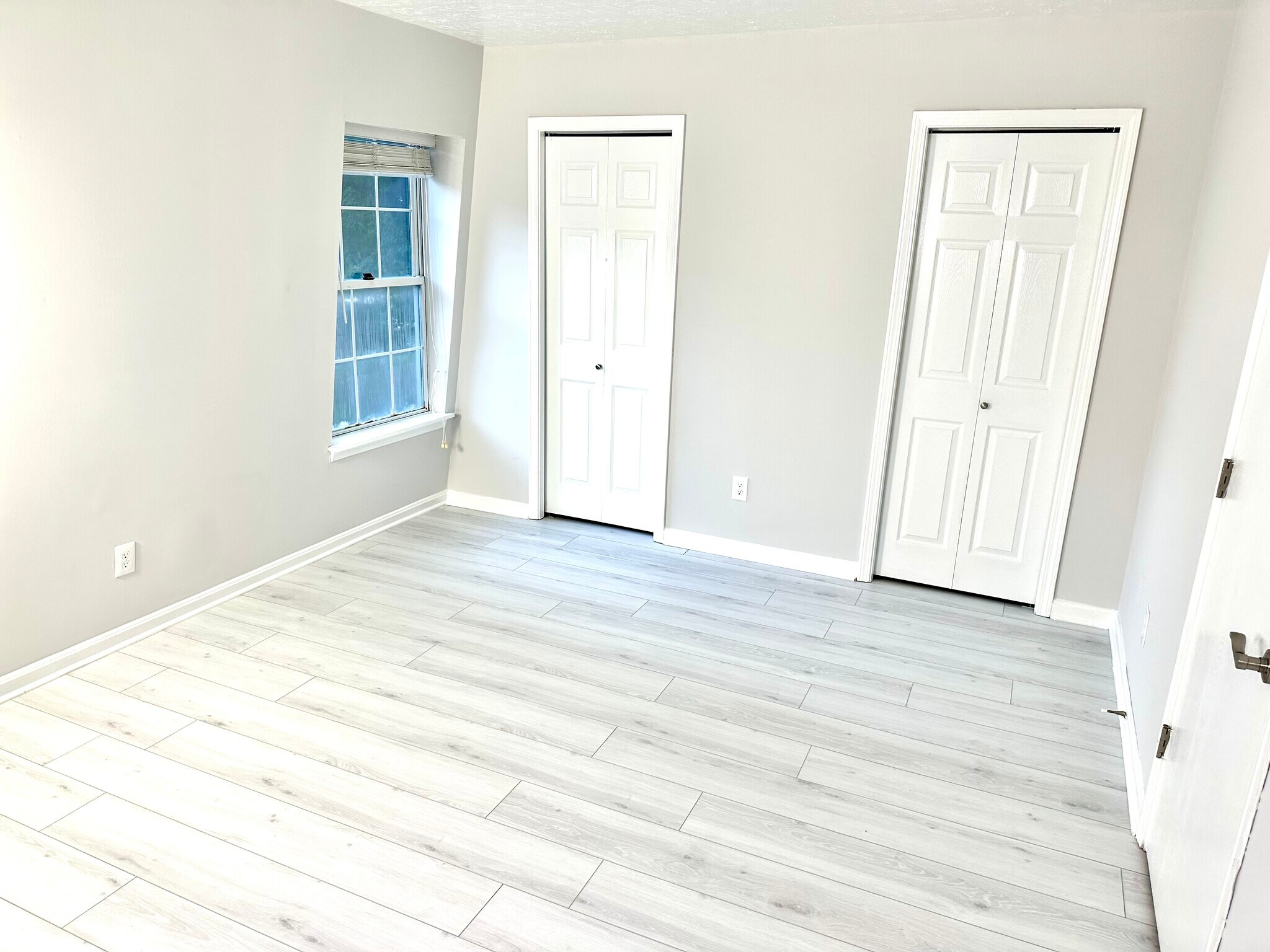 Building Photo - 124 S Sherrin Ave