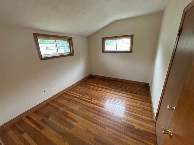 Building Photo - 588 Walpole St