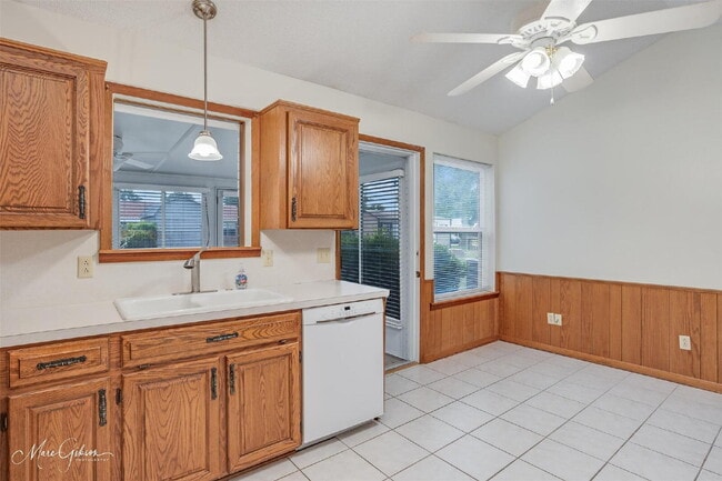 Building Photo - "Charming 3-Bedroom Home with 1400 Sq Ft of Cozy Living Space in Bossier City!"