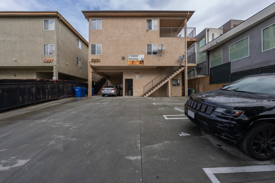 Building Photo - 5231 Huntington Dr N
