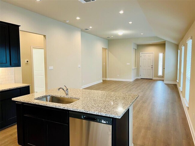 Building Photo - 170 Living Reef Dr