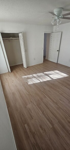 Building Photo - 283 SW Leisure Dr