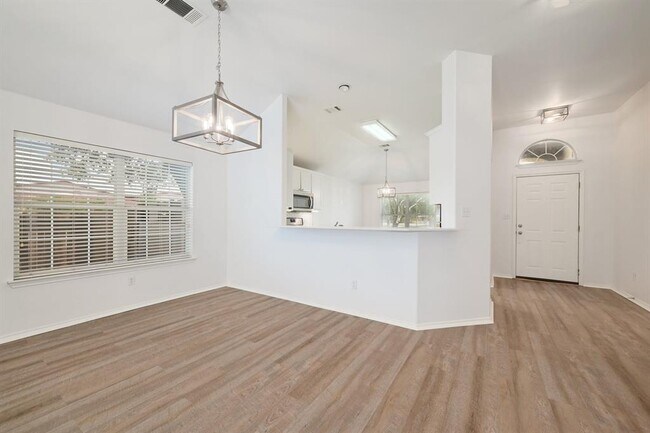 Building Photo - 2201 Portwood Bend Cove