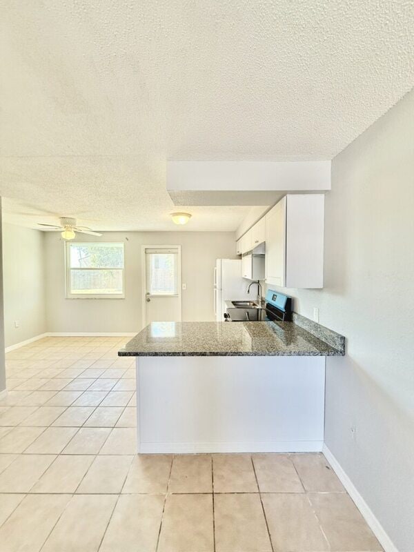 Building Photo - 3403 Palm Dr