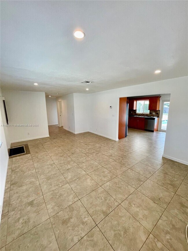 Building Photo - 4430 W Broward Blvd
