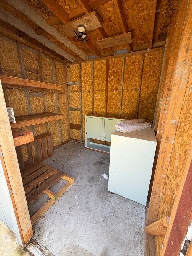 Building Photo - 7210 Zelinda Dr