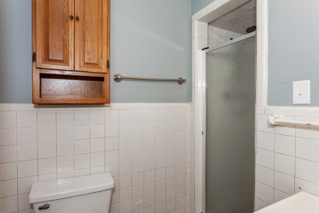 Building Photo - 3405 Melrose Dr