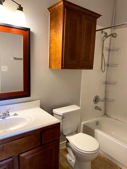 Building Photo - 906 Parkplace Ridge