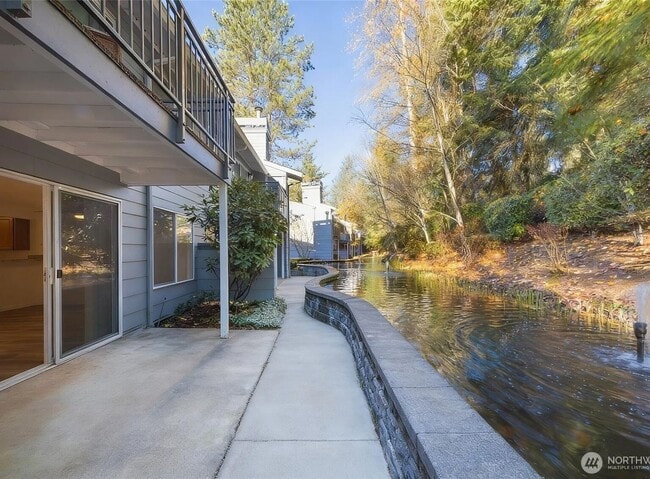 Building Photo - Modern First-Floor 1BR Condo | Near Totem Lake, Juanita Beach & Major Tech Employers