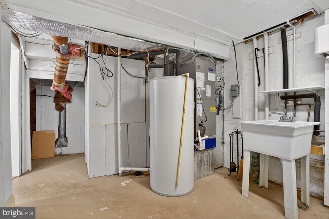 Building Photo - 6015 Ticonderoga Ct