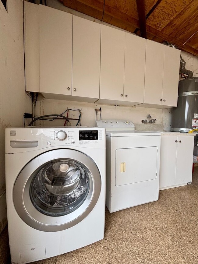 Building Photo - Beautiful 4BD/2BA House in Bay Ho W/ A/C, ...