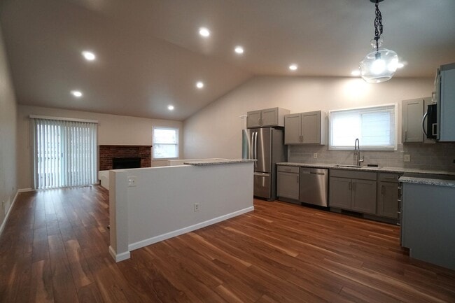 Building Photo - 3070 Mirage Dr