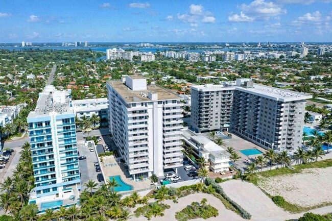 Building Photo - 9225 Collins Ave