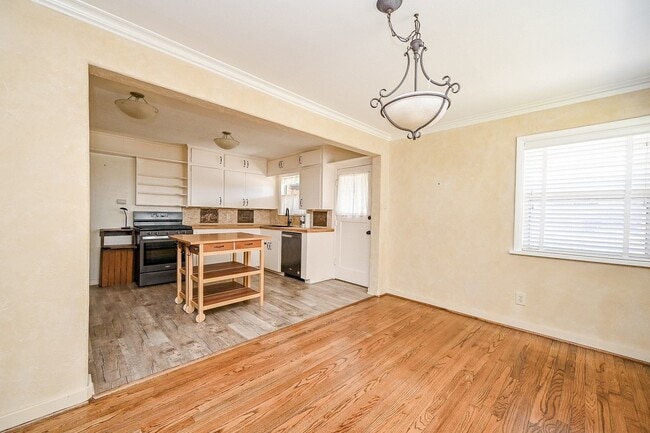 Building Photo - 2821 Eastgrove Ln