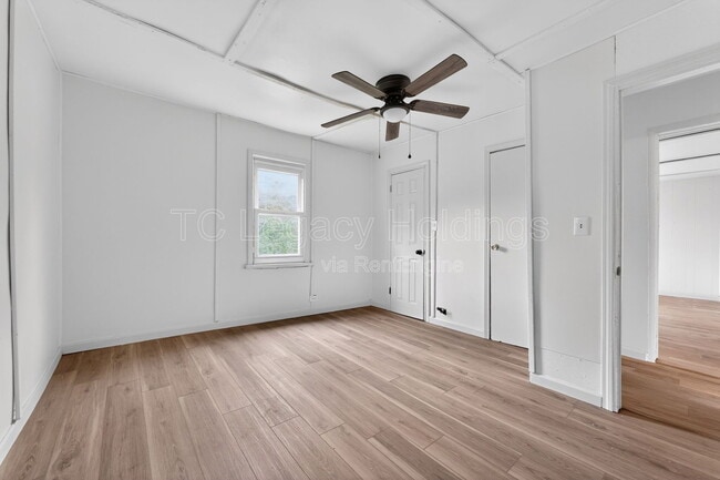 Building Photo - 44 Holbert Ave