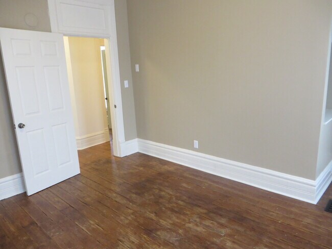 Building Photo - 1229 Swinney Ave