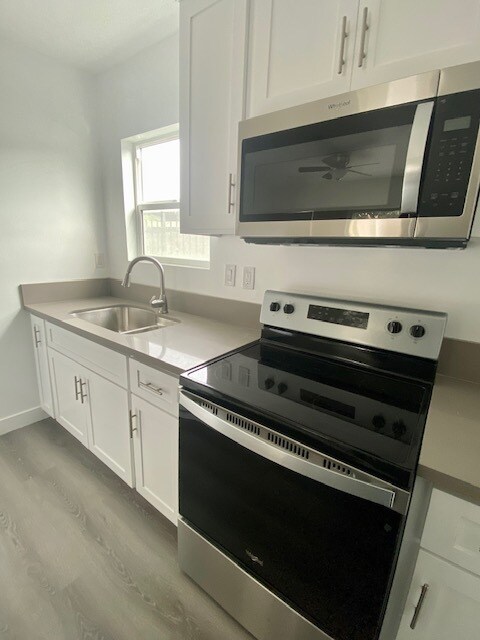 Kitchen - 413 W 53rd St