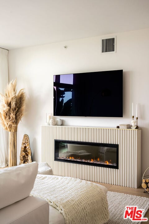 Building Photo - 13700 Marina Pointe Dr