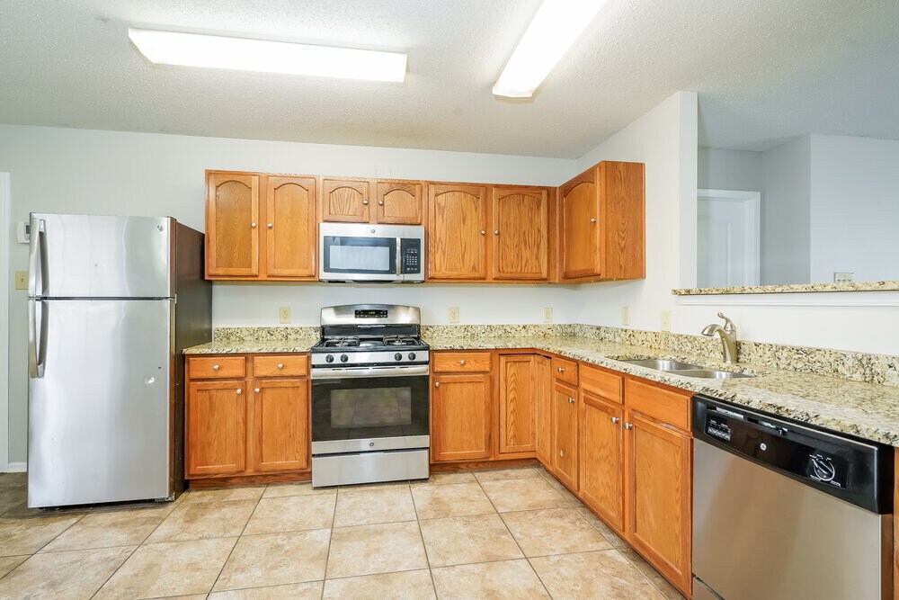 Building Photo - 10610 Crackling Dr