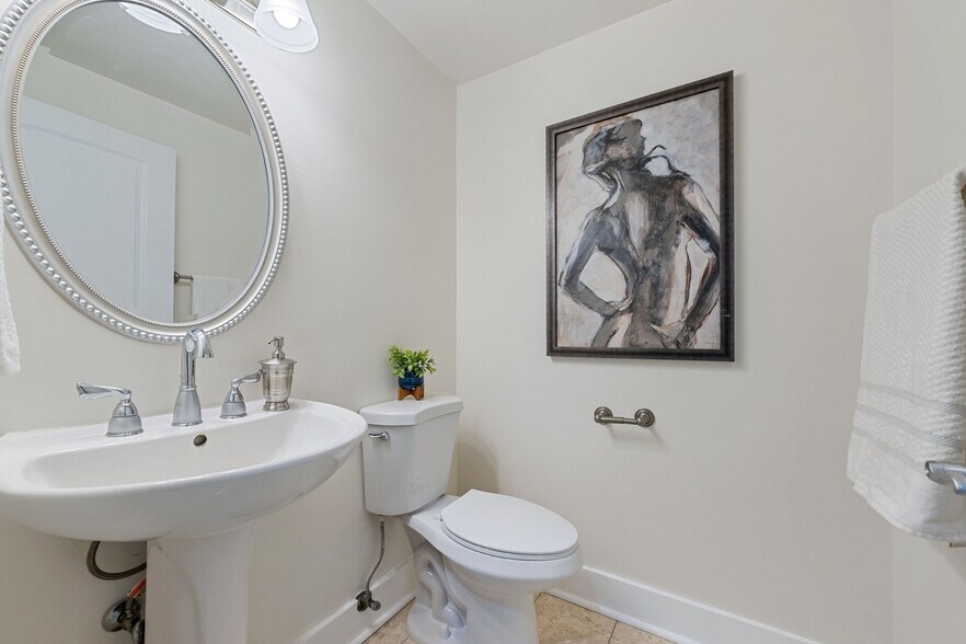 Building Photo - 2240 S Beverly Glen Blvd