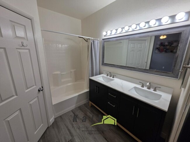 Building Photo - 6233 Avenida De Las Vistas