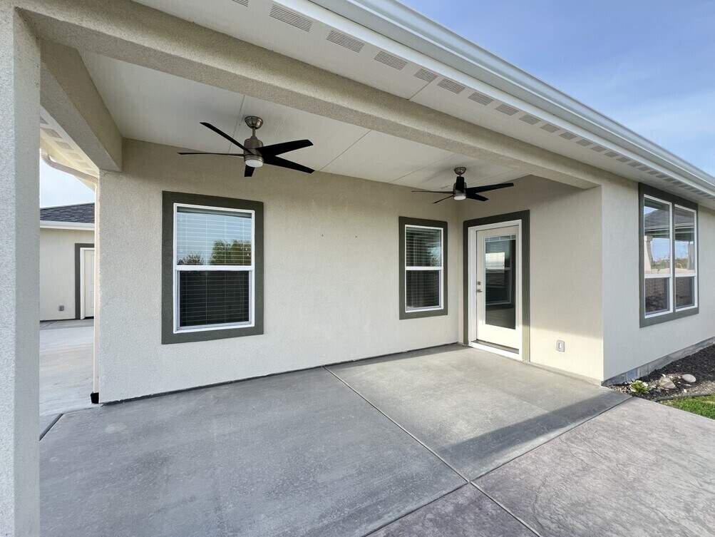 Building Photo - 2370 W Herron Ridge Dr