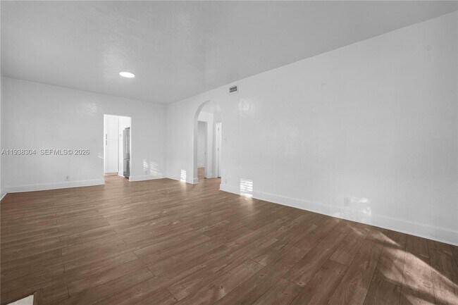 Building Photo - 1505 Monroe St