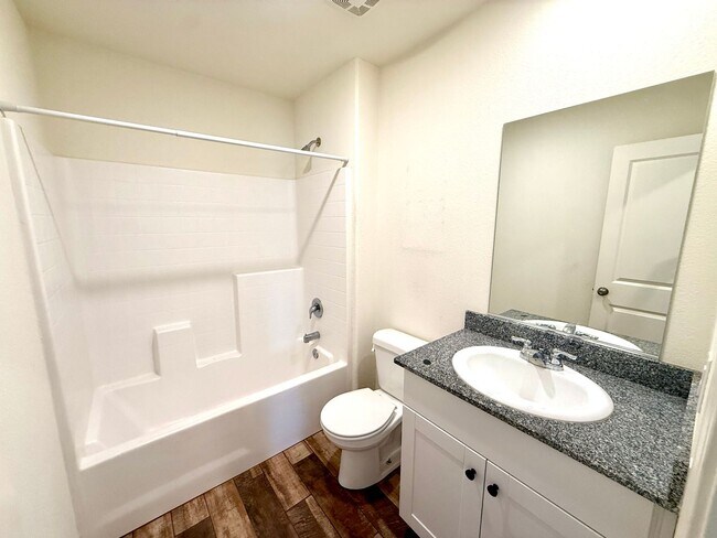 Building Photo - Beautifully Updated 4 Bedroom Home in Valley Springs Estates- Available Now!