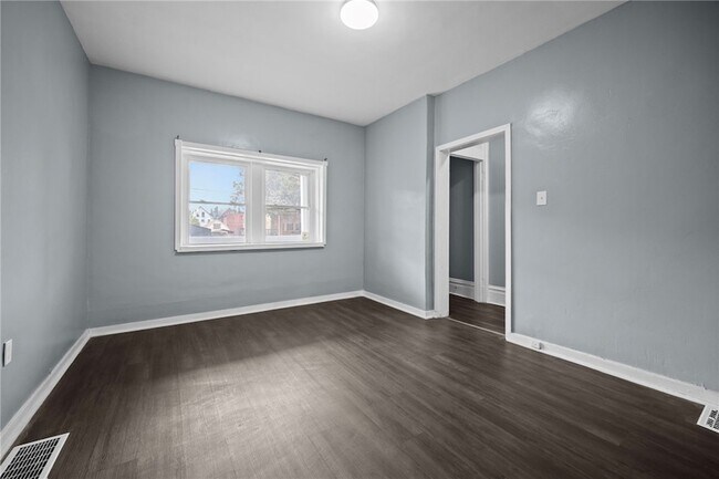 Building Photo - 7807 Kelly St