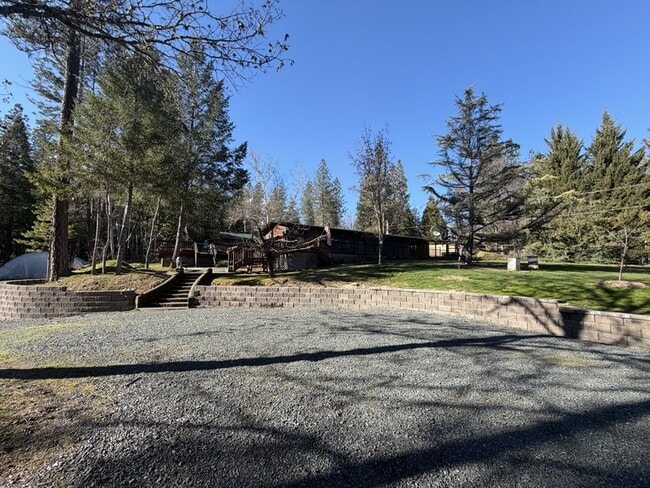 Building Photo - 7429 W Evans Creek Rd