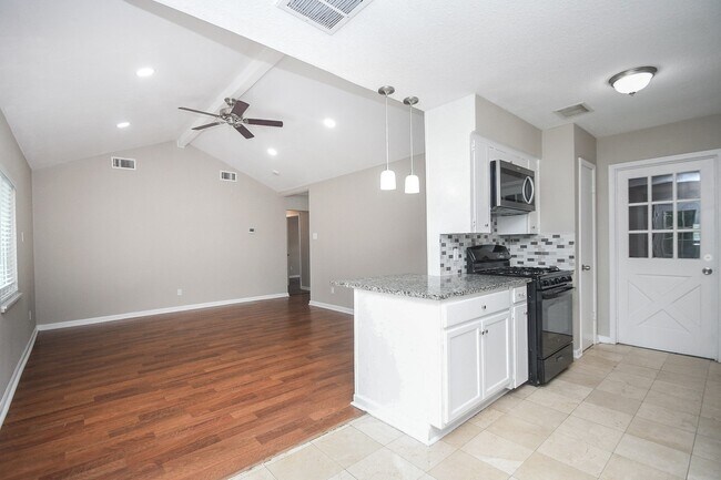 Building Photo - 710 Barnesville St