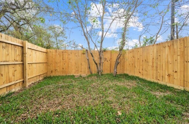 Building Photo - 8120 Laura Koppe Rd