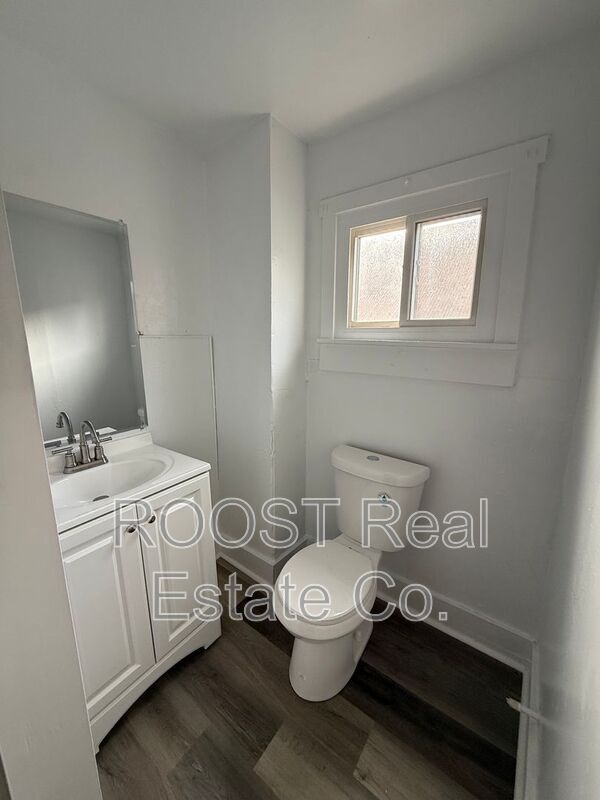 Building Photo - 124 S Chillicothe St