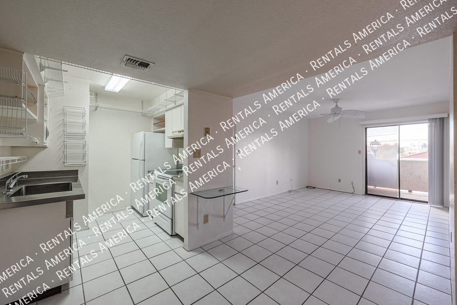 Building Photo - 5035 N 17th Ave