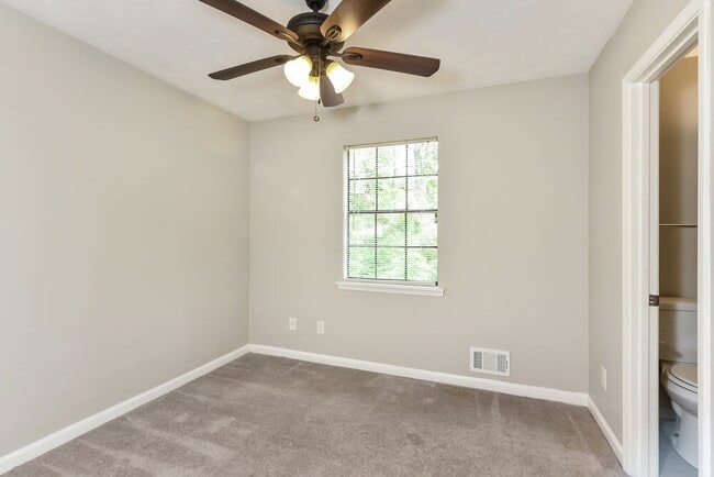 Building Photo - 4284 Dogwood Farms Dr