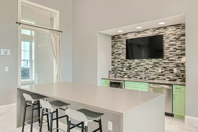 Building Photo - 1016 Walden Pond Dr
