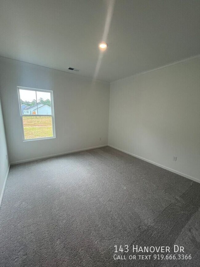 Building Photo - 143 Hanover Dr