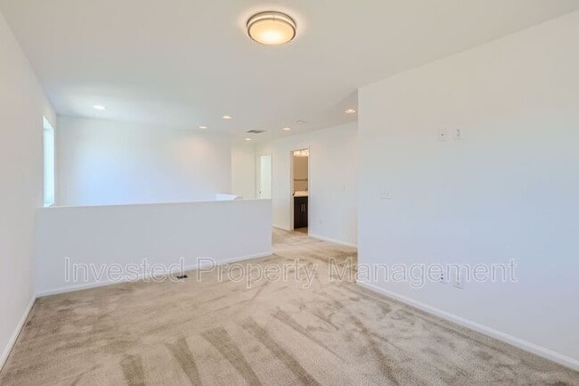 Building Photo - 423 Vis Clf Ct