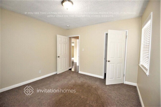 Building Photo - 14507 S Aprilia Ave