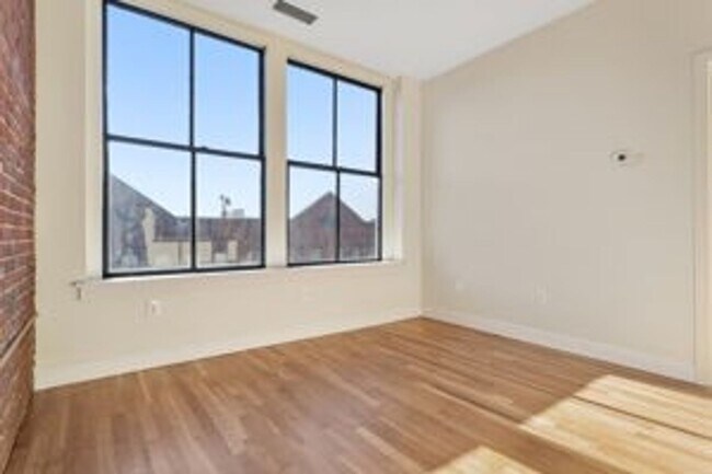 Building Photo - 105-107 Washington Street-Unit 1