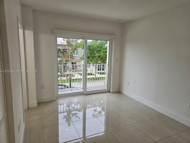 Building Photo - 25806 SW 144th Ct