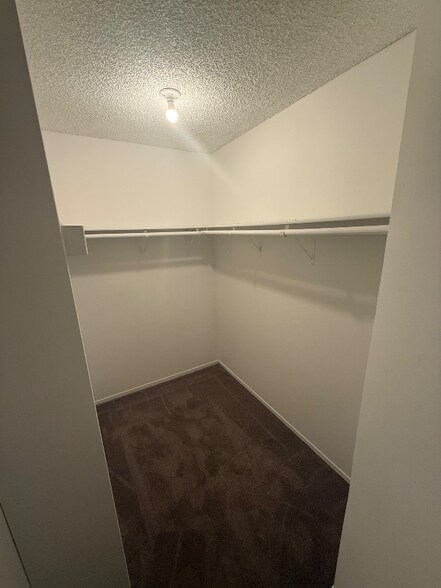 Building Photo - 1400 Peckham St