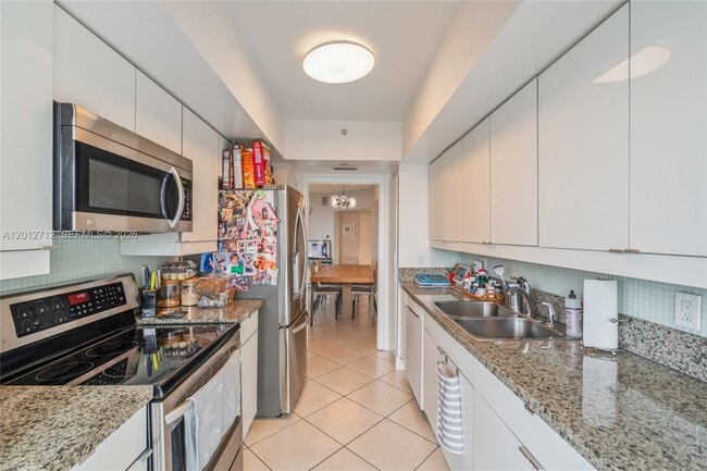 Building Photo - 21205 Yacht Club Dr