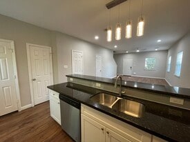 Building Photo - 5011 Mallow St