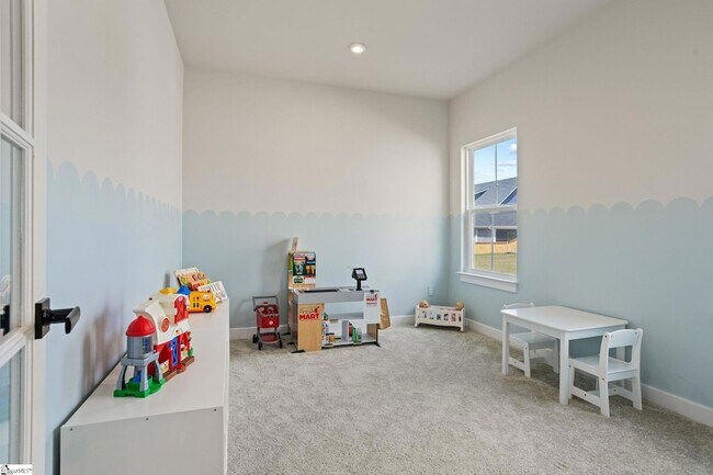 Building Photo - 680 Lady Fern Dr